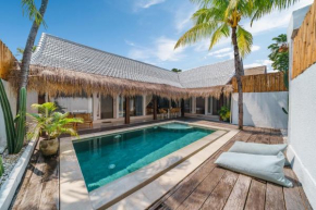 Villa Santorini - Boho-chic 3-bedroom villa in the heart of Berawa!
